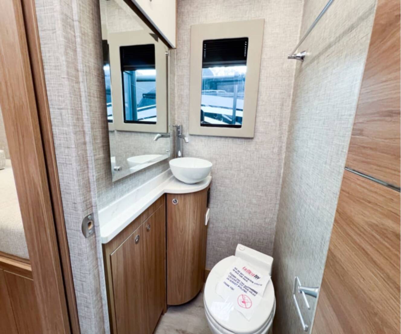 A photo of this 2027 Tiffin WAYFARER 25XLW