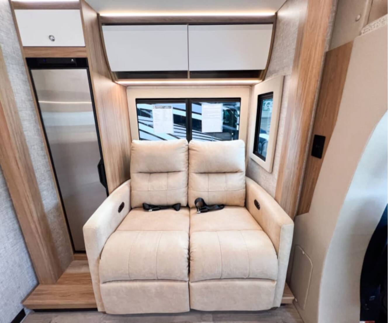 A photo of this 2027 Tiffin WAYFARER 25XLW
