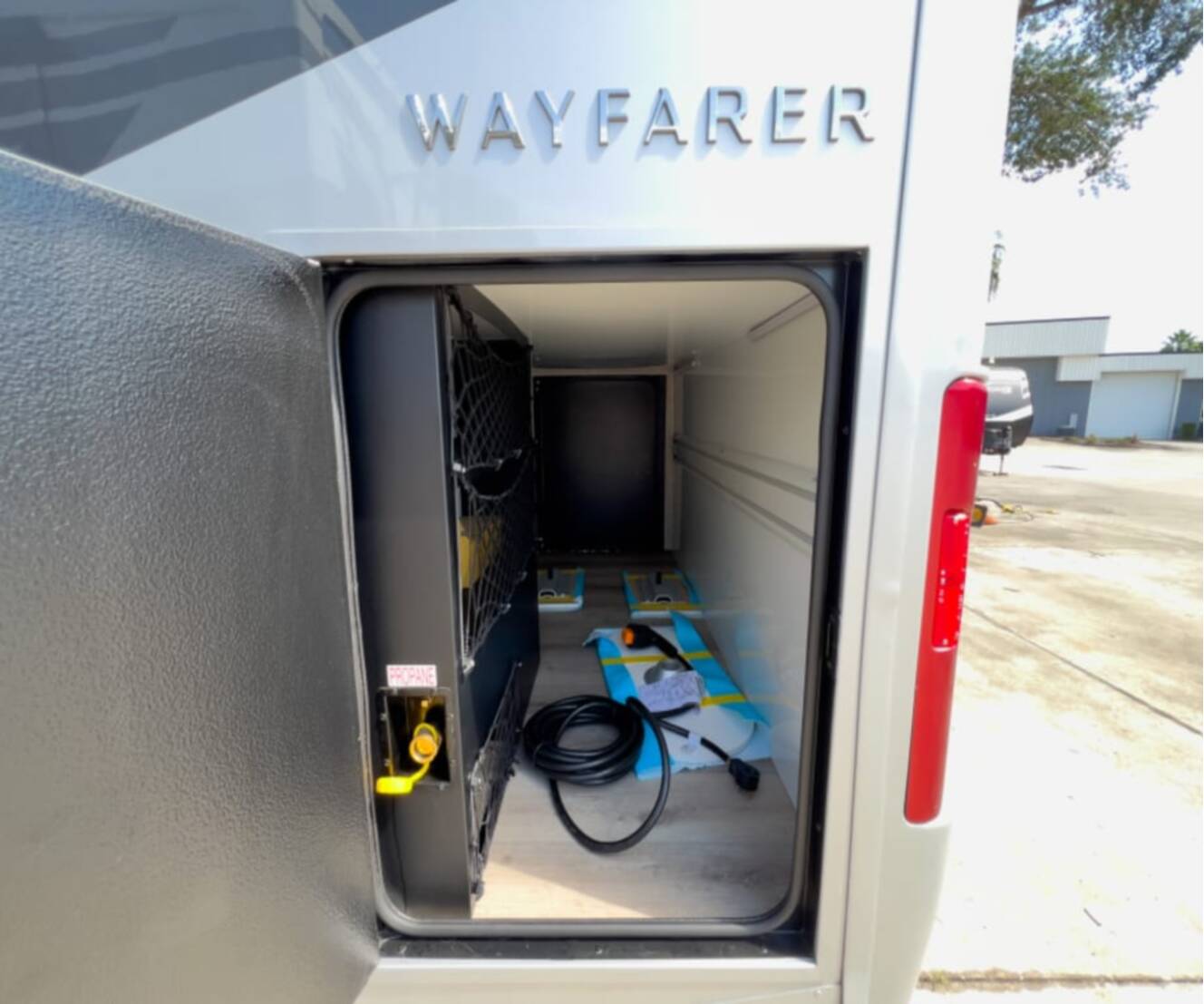 A photo of this 2027 Tiffin WAYFARER 25XLW