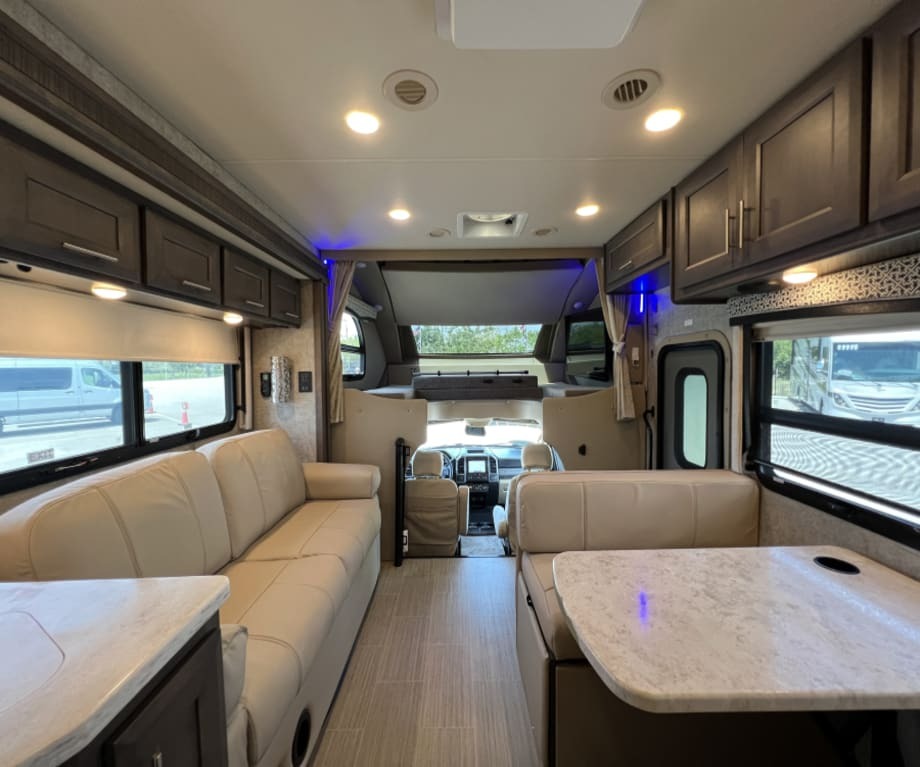 2021 Thor Motor Coach MAGNITUDE 4X4 SV34 4X4 in fort myers FL