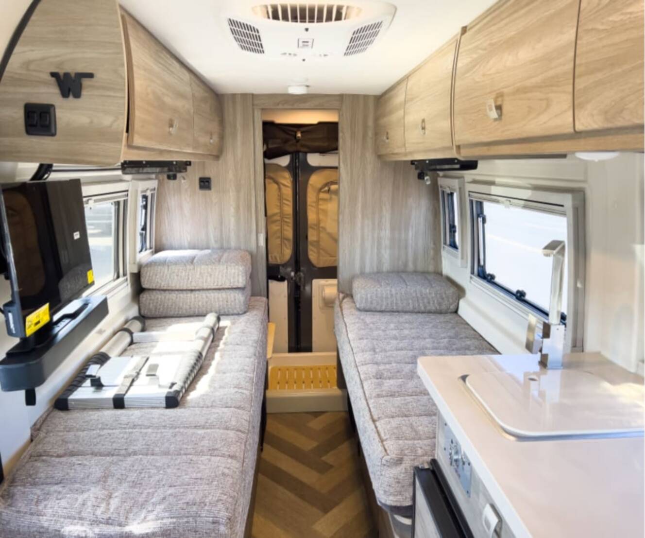 A photo of this 2026 Winnebago TRAVATO BU259K