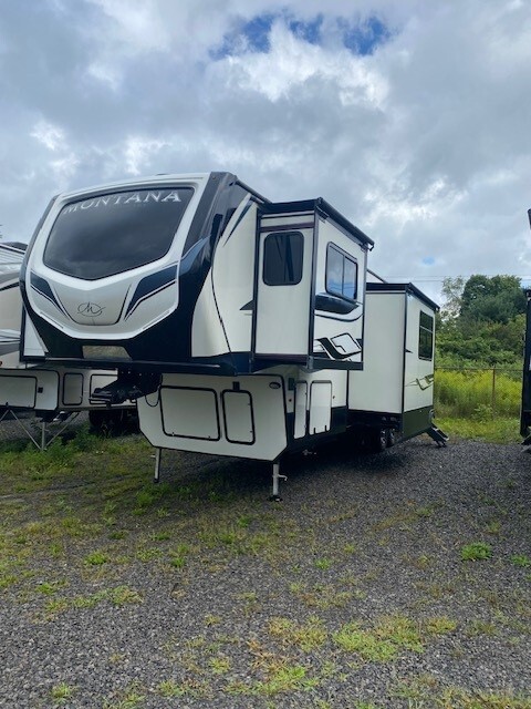 2022 Keystone Rv Montana High Country 377FL in saegertown PA
