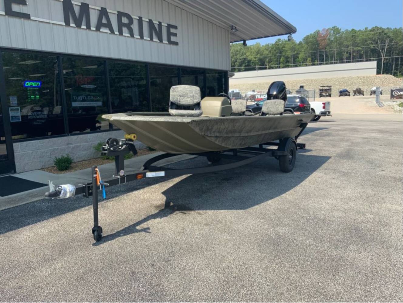 A photo of this 2027 Tracker Boats Grizzly® 1754 SC