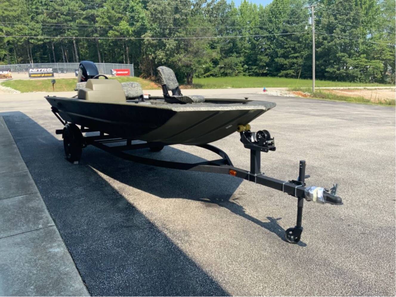 A photo of this 2027 Tracker Boats Grizzly® 1754 SC