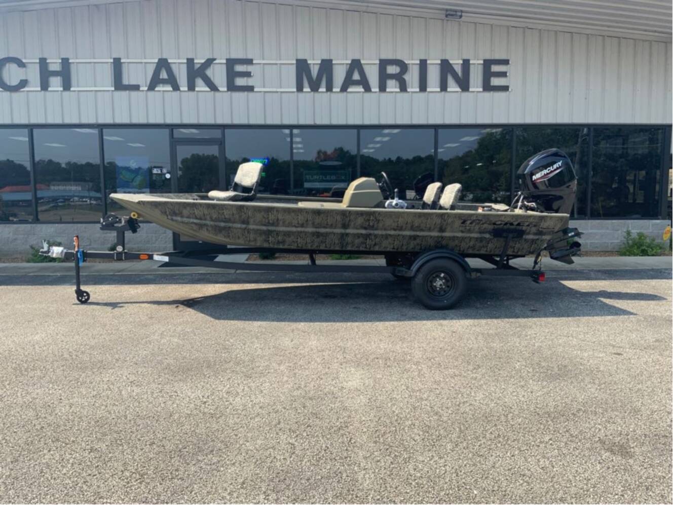 A photo of this 2027 Tracker Boats Grizzly® 1754 SC