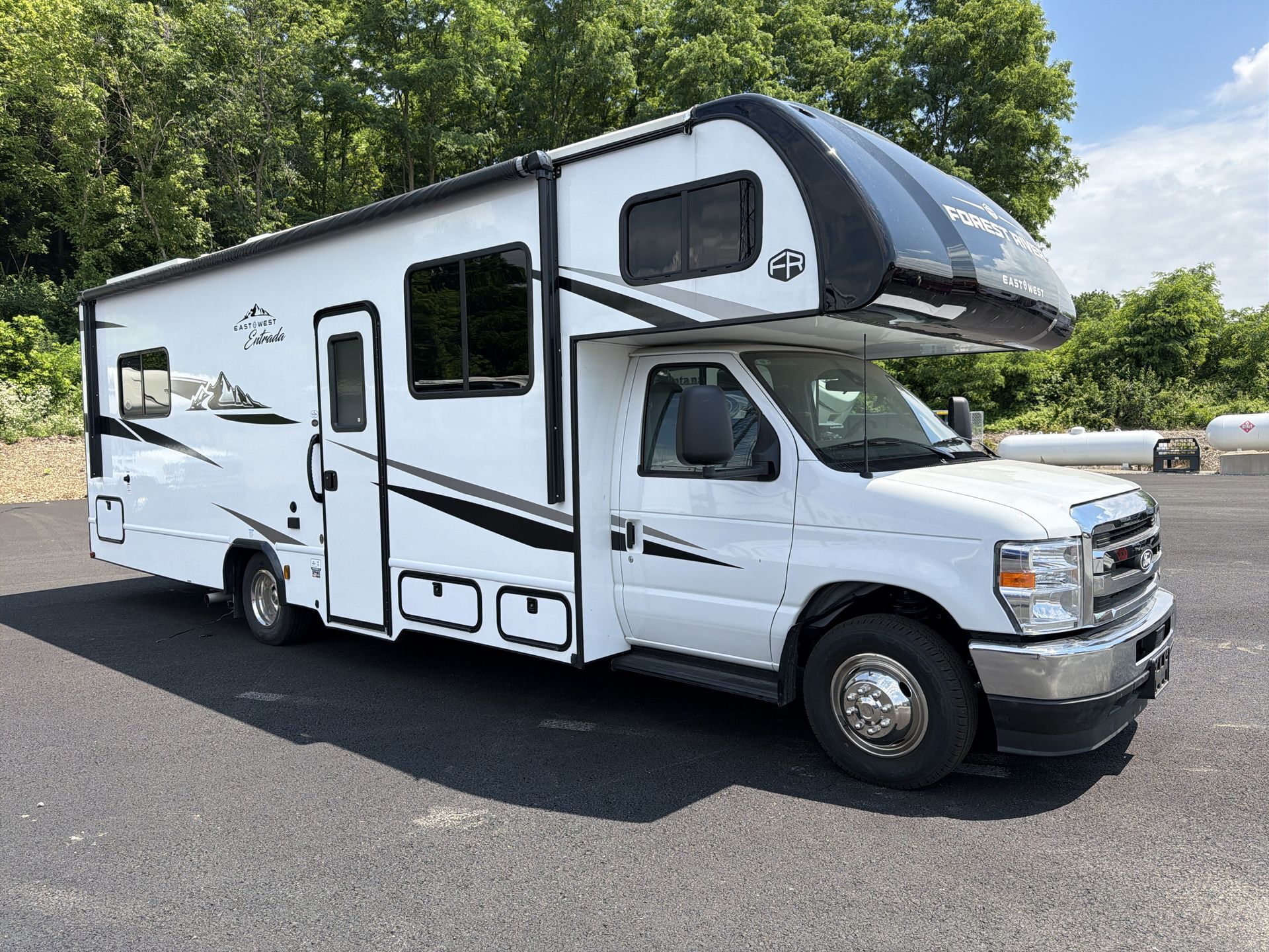 2026 East To West Entrada 2700NS in willow street PA