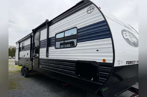 2026 Forest River Cherokee Wolf Den 304SR in willow street PA