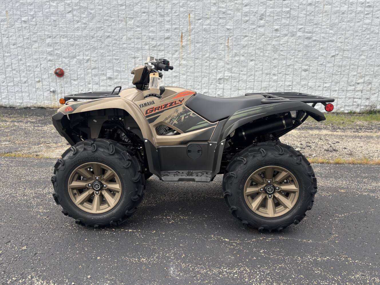 A photo of this 2027 Yamaha GRIZZLY EPS XT-R