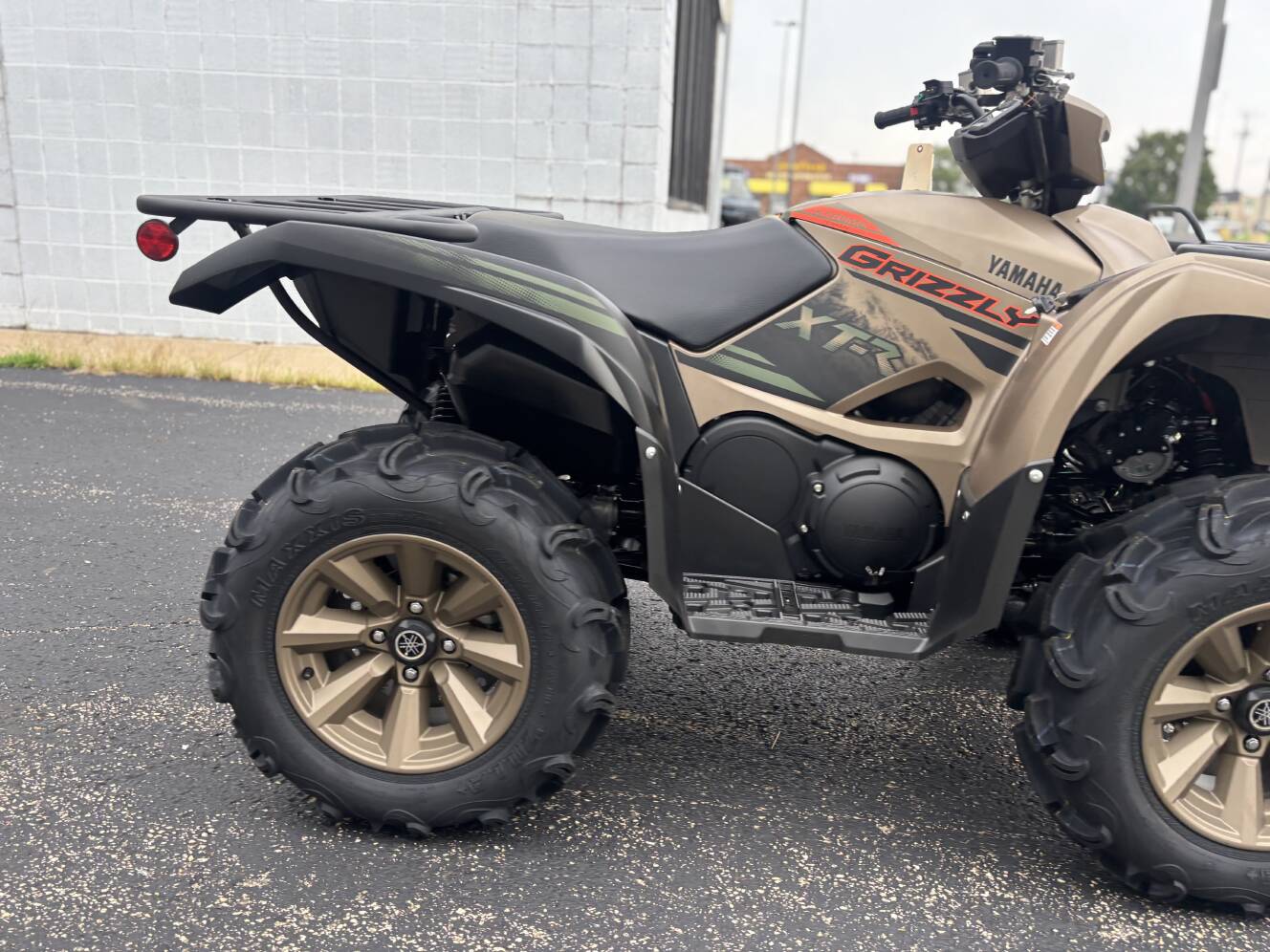A photo of this 2027 Yamaha GRIZZLY EPS XT-R