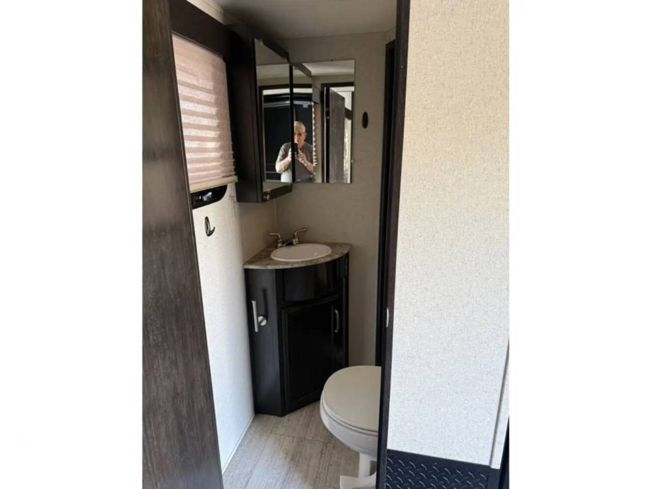 A photo of this 2016 Grand Design Momentum 385TH