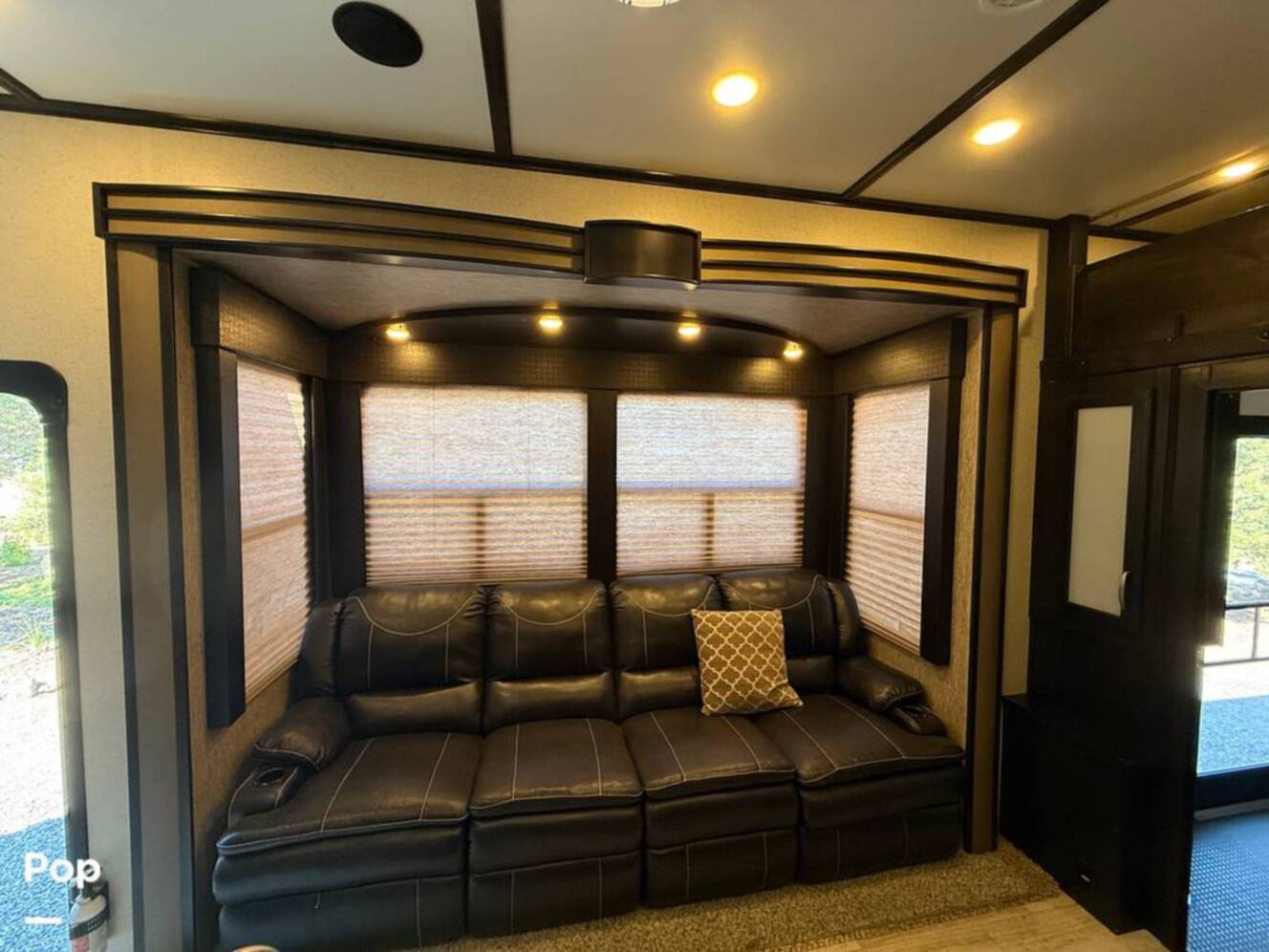 A photo of this 2016 Grand Design Momentum 385TH