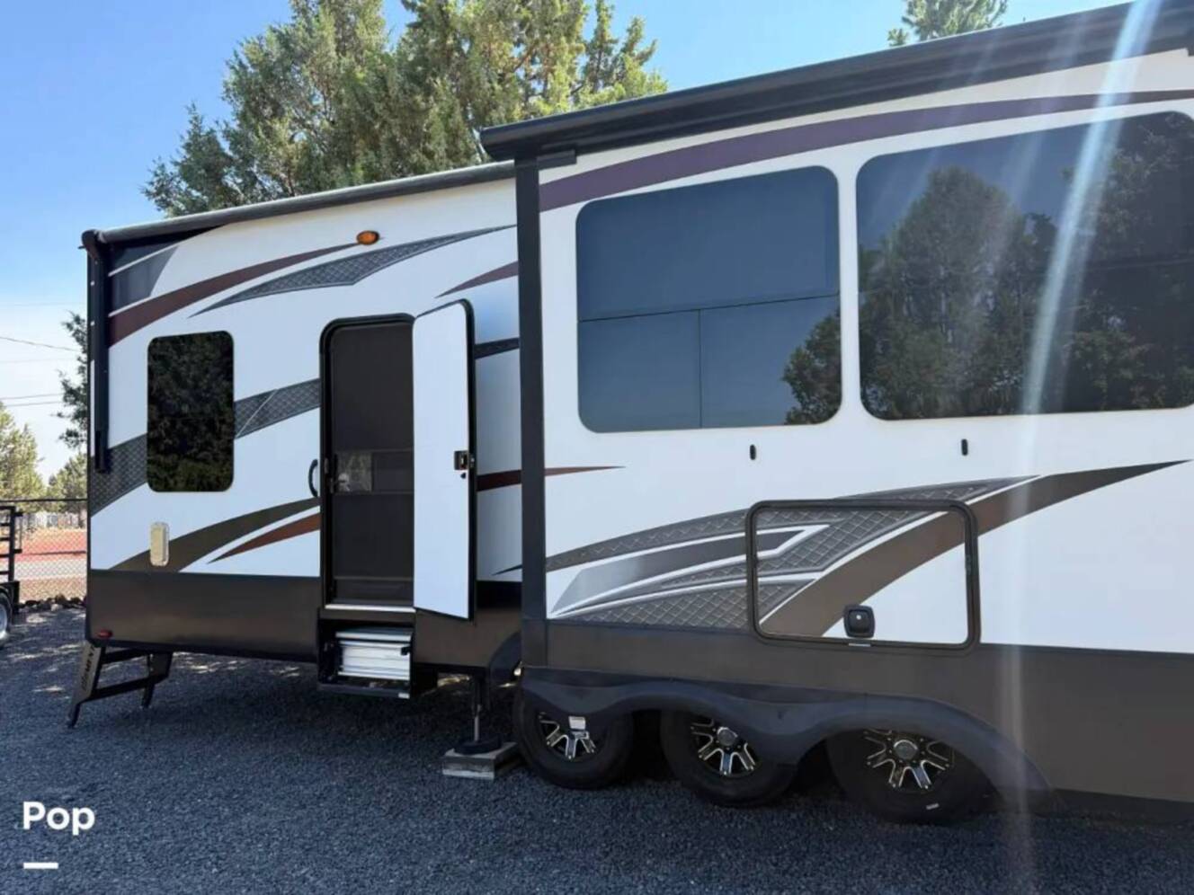 A photo of this 2016 Grand Design Momentum 385TH