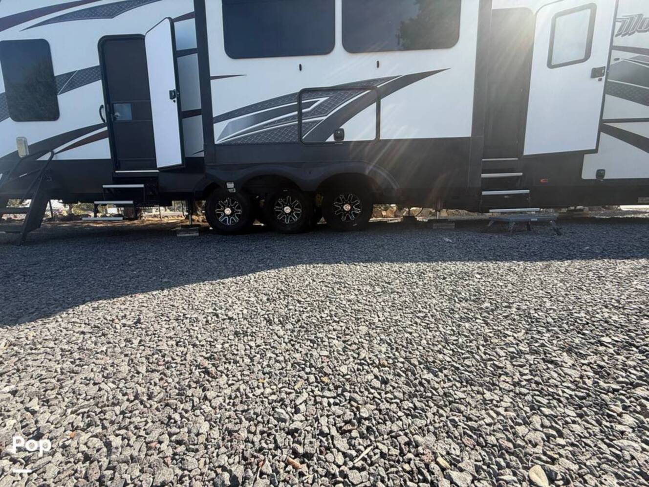 A photo of this 2016 Grand Design Momentum 385TH