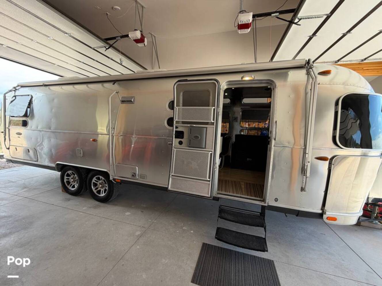 A photo of this 2016 Airstream International 30 Signature