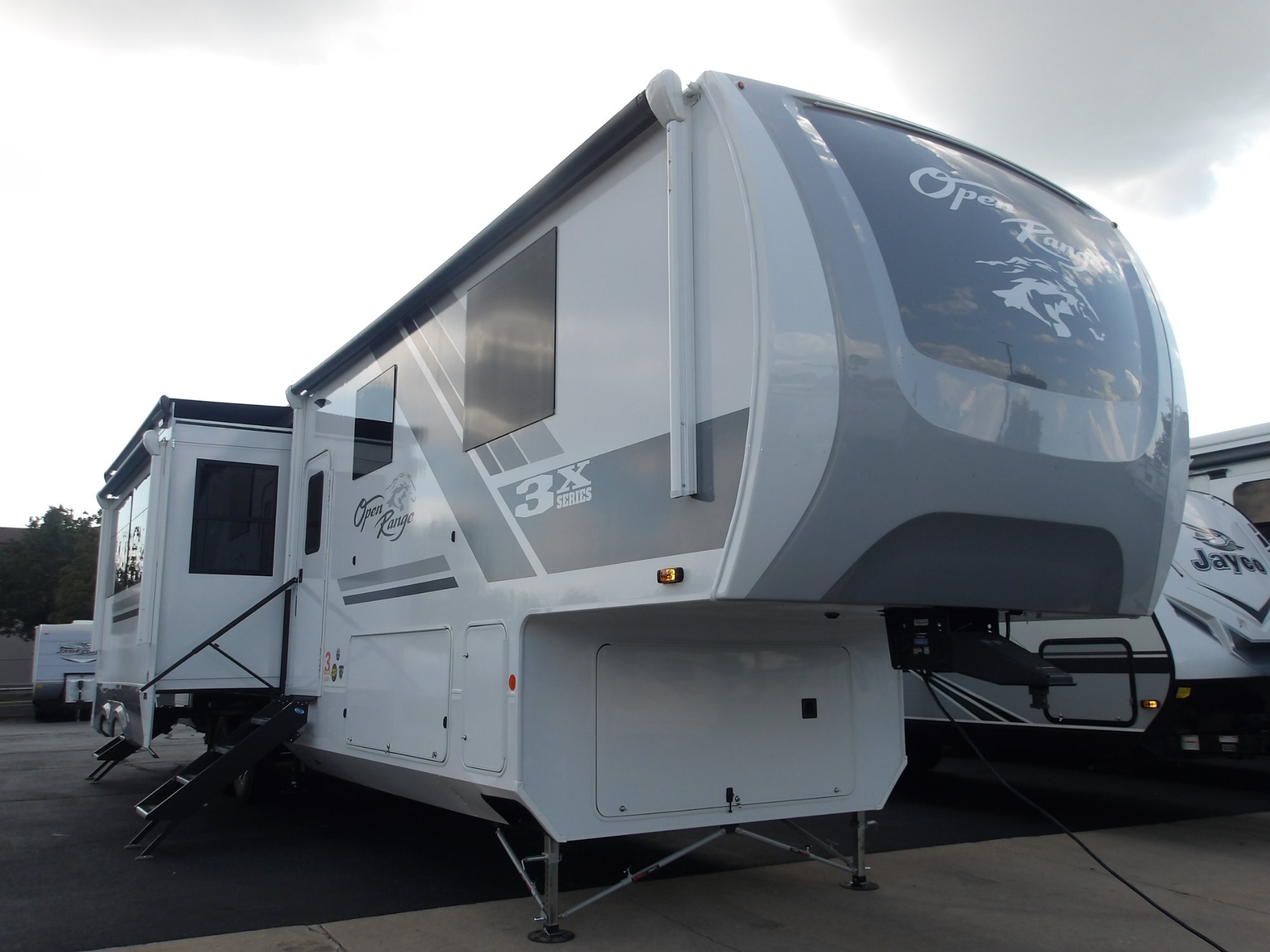 2027 Highland Ridge Open Range 3X 390TBS in joliet IL