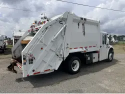2016 FREIGHTLINER BUSINESS CLASS M2 106