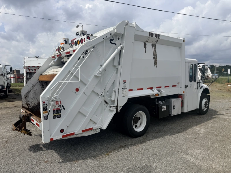 2016 FREIGHTLINER BUSINESS CLASS M2 106