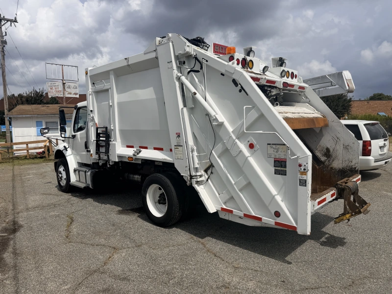 2016 FREIGHTLINER BUSINESS CLASS M2 106