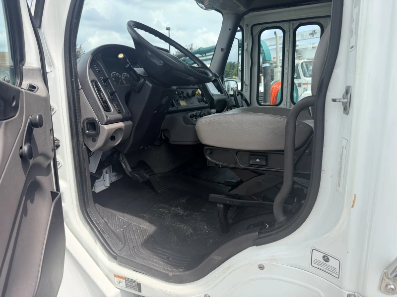 2016 FREIGHTLINER BUSINESS CLASS M2 106
