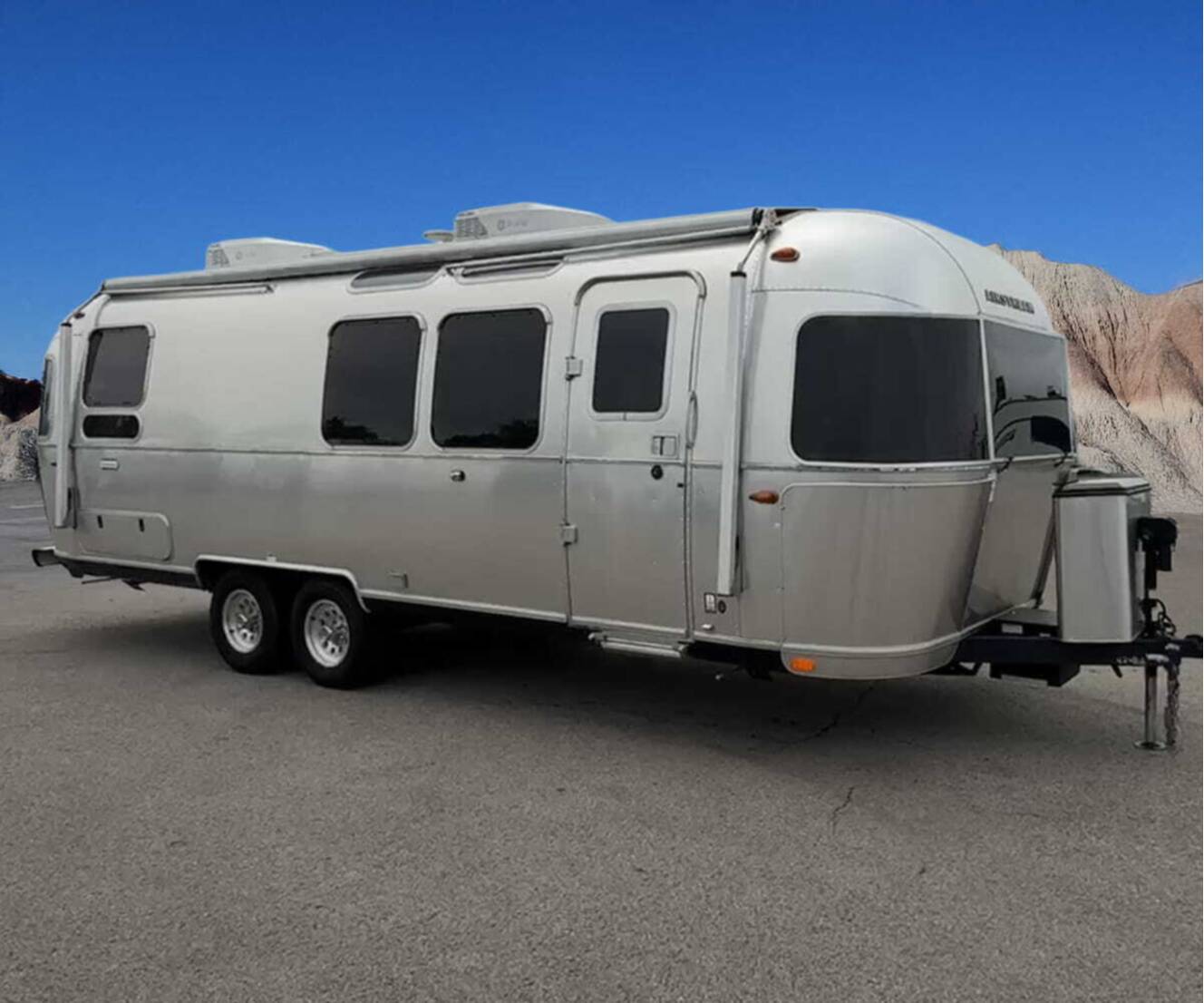A photo of this 2024 Airstream International 28RB Twin