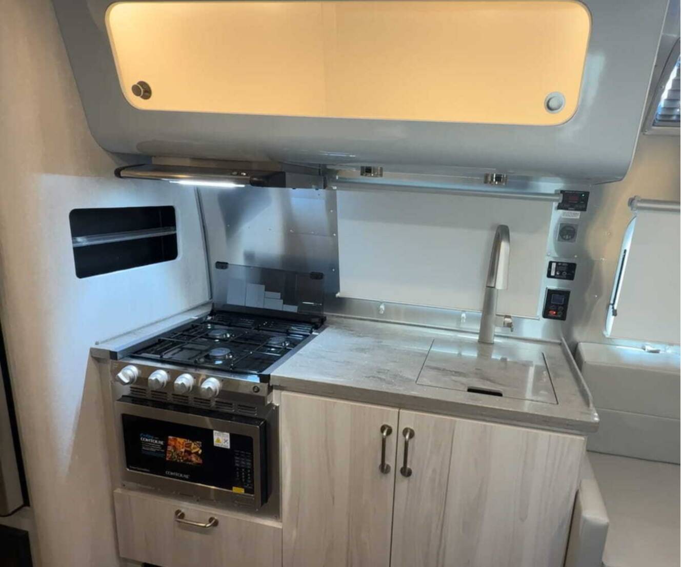A photo of this 2024 Airstream International 28RB Twin
