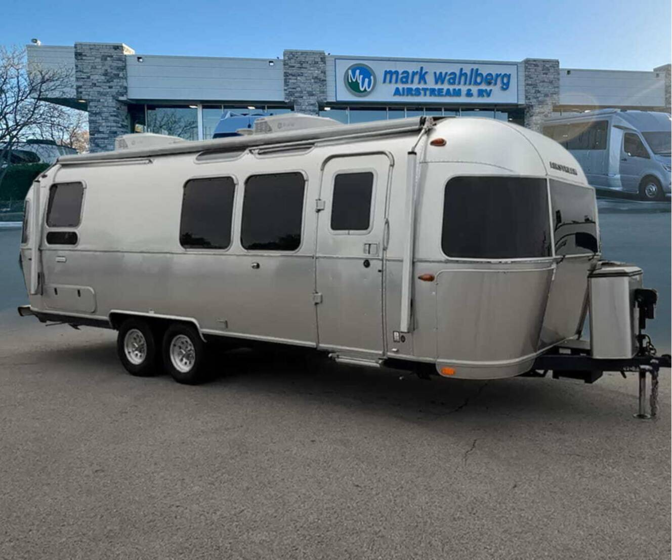 A photo of this 2024 Airstream International 28RB Twin