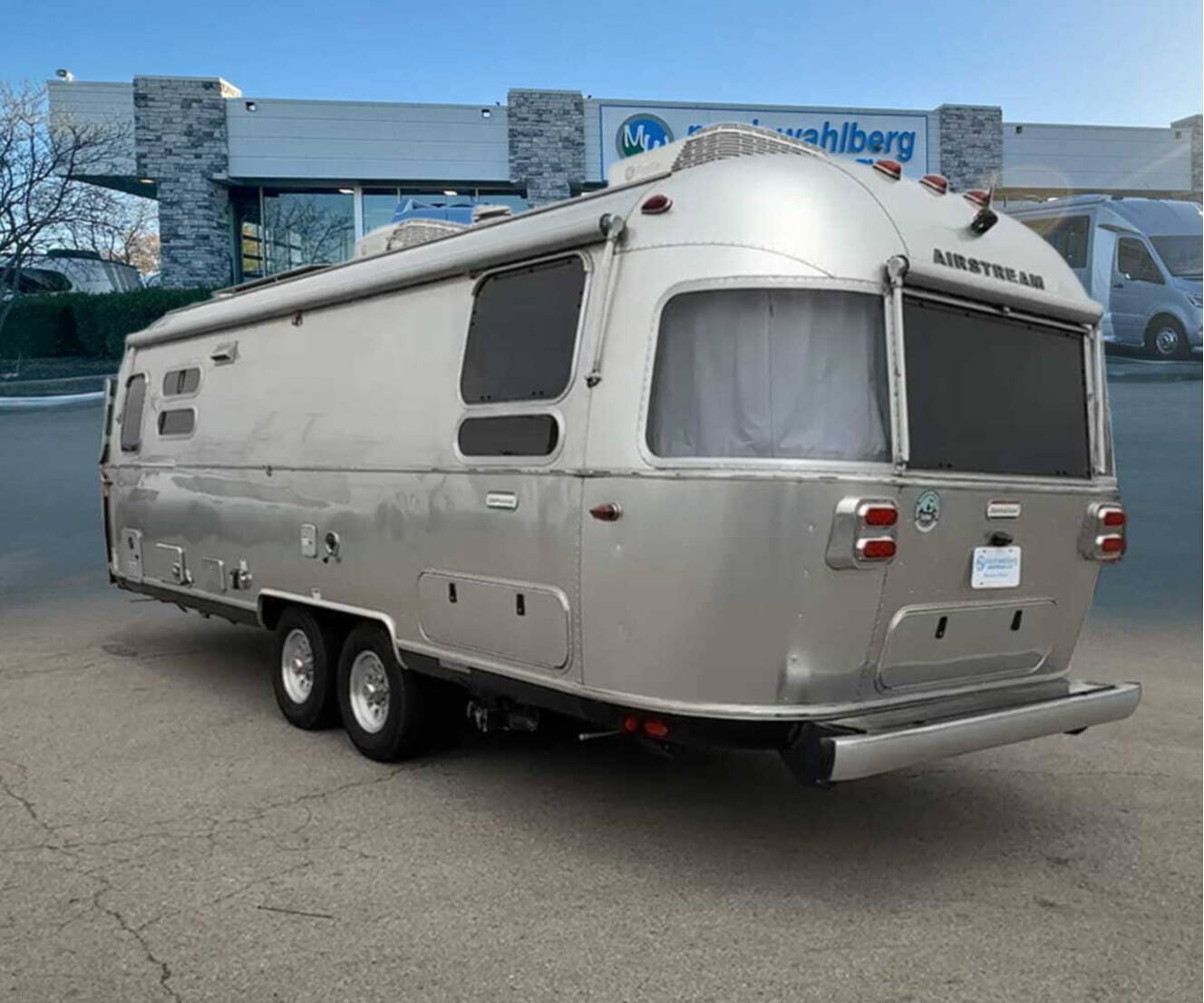 A photo of this 2024 Airstream International 28RB Twin