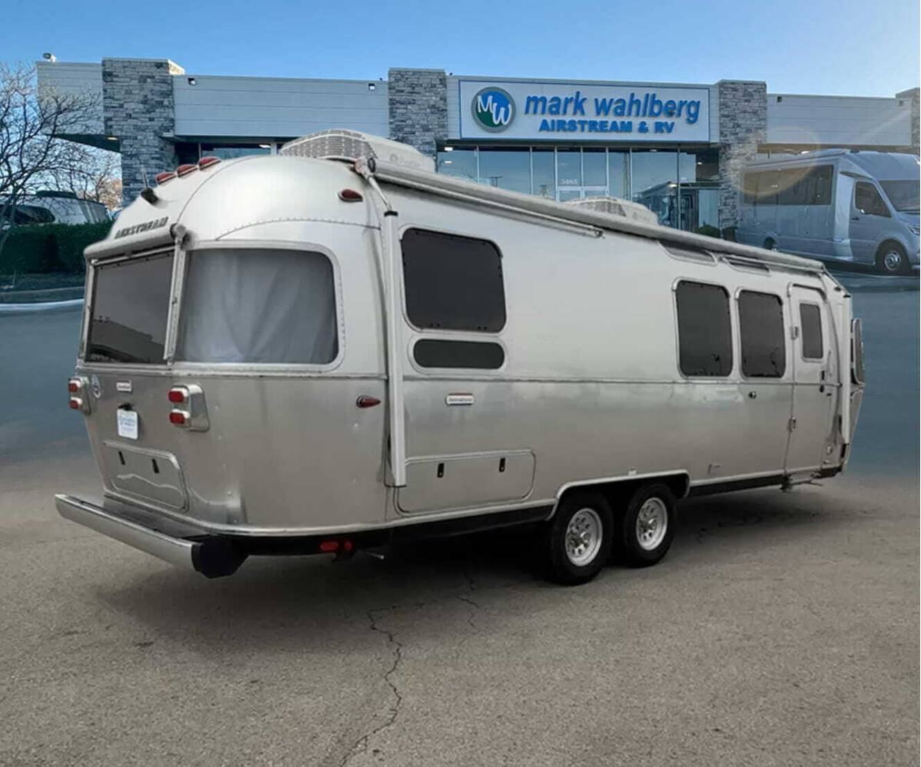 A photo of this 2024 Airstream International 28RB Twin