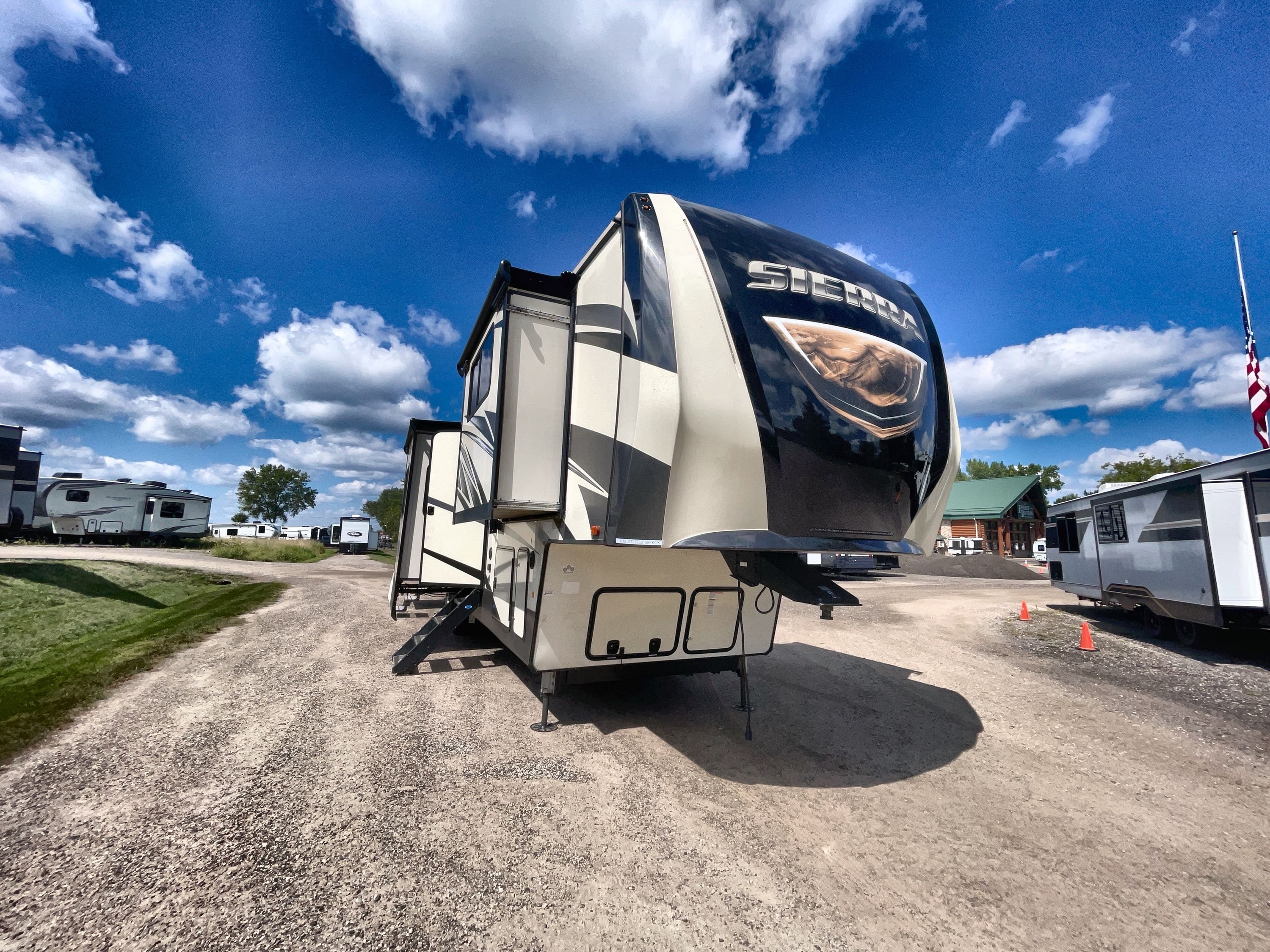 2018 Forest River SIERRA 38FKOK in hugo MN