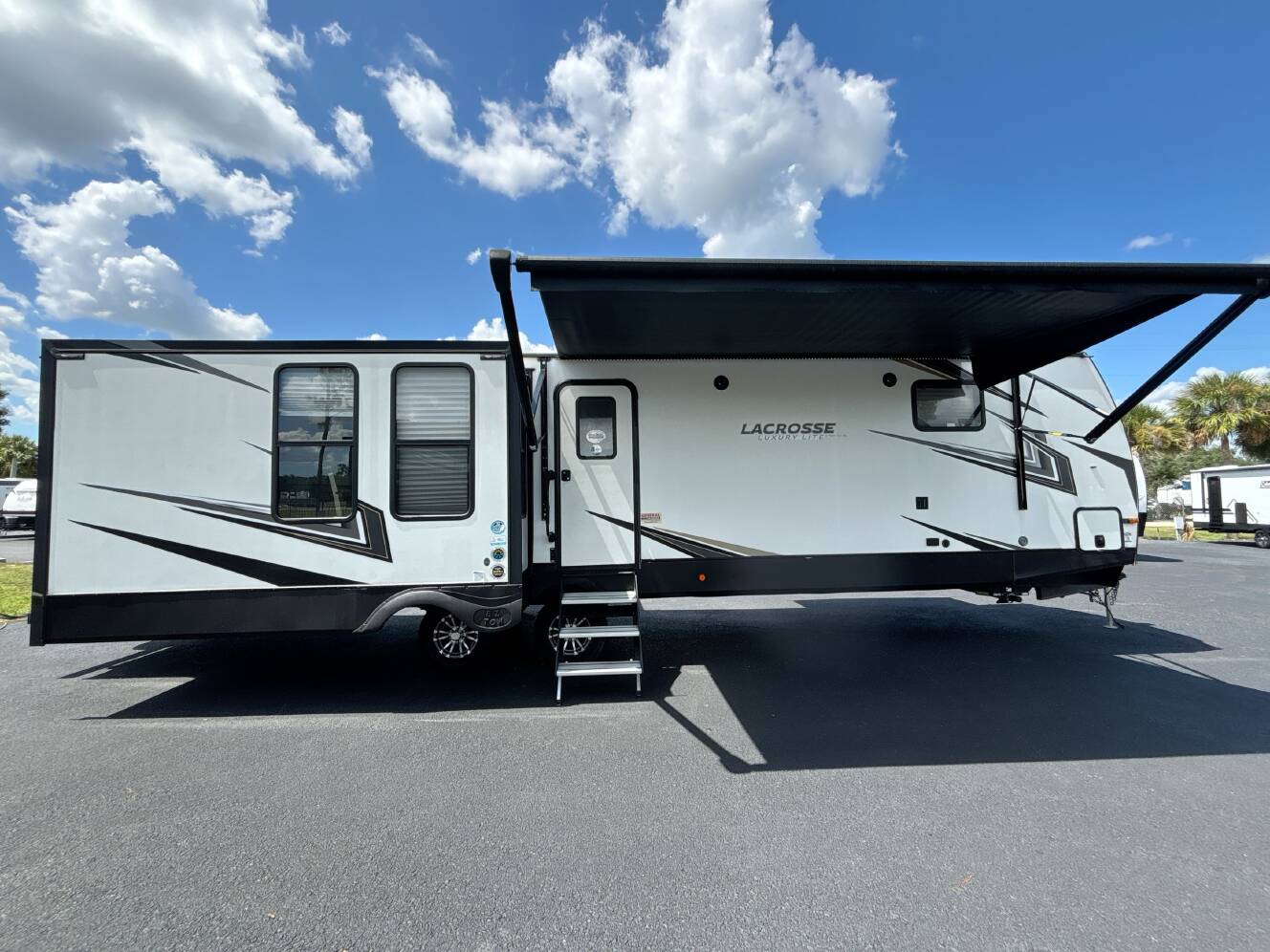 A photo of this 2023 Prime Time LACROSSE 3411RK