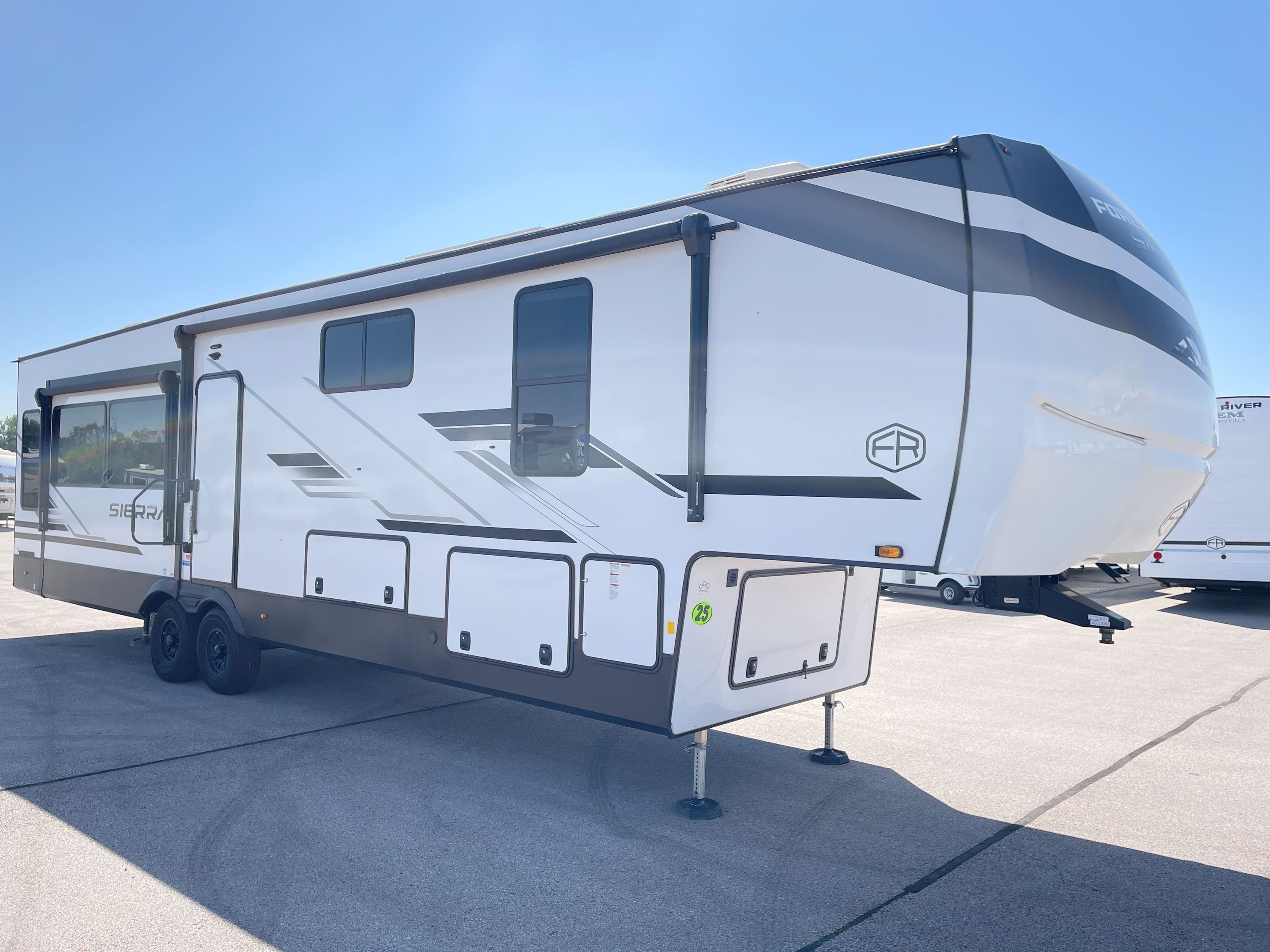 2025 Forest River SIERRA 4003MB RV