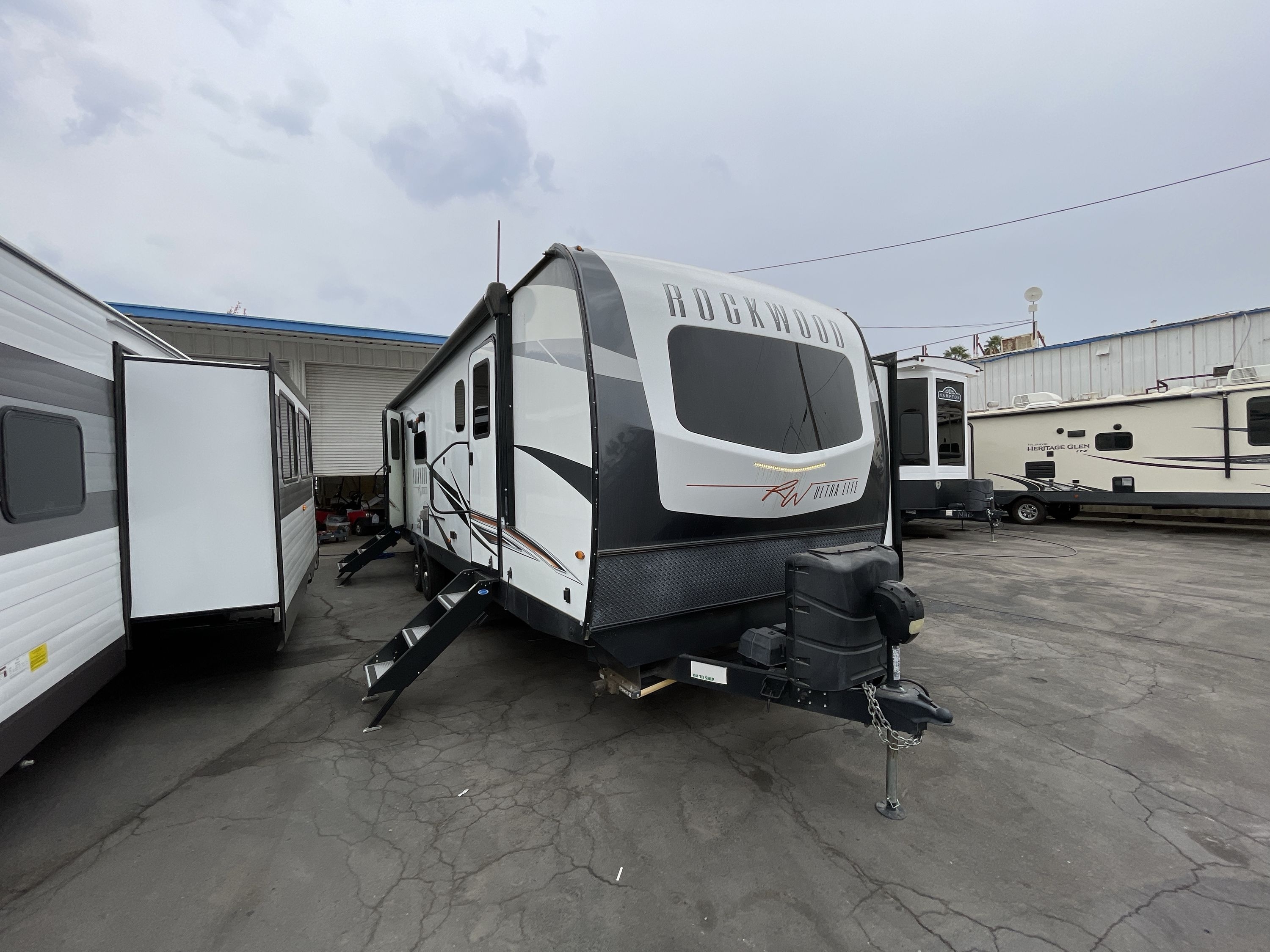 2022 Forest River ROCKWOOD ULTRA LITE 2911BS in fresno CA