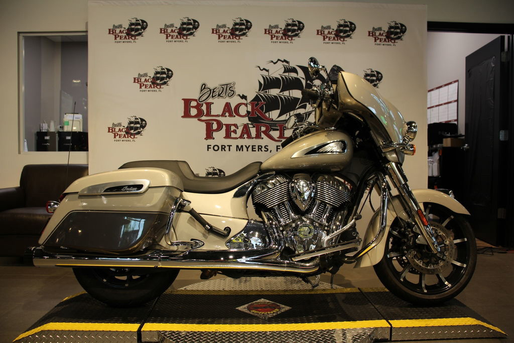 2022 Indian CHIEFTAIN LIMITED, SILVER QUARTZ MTLC, 49ST LIMITED in Fort Myers, FL