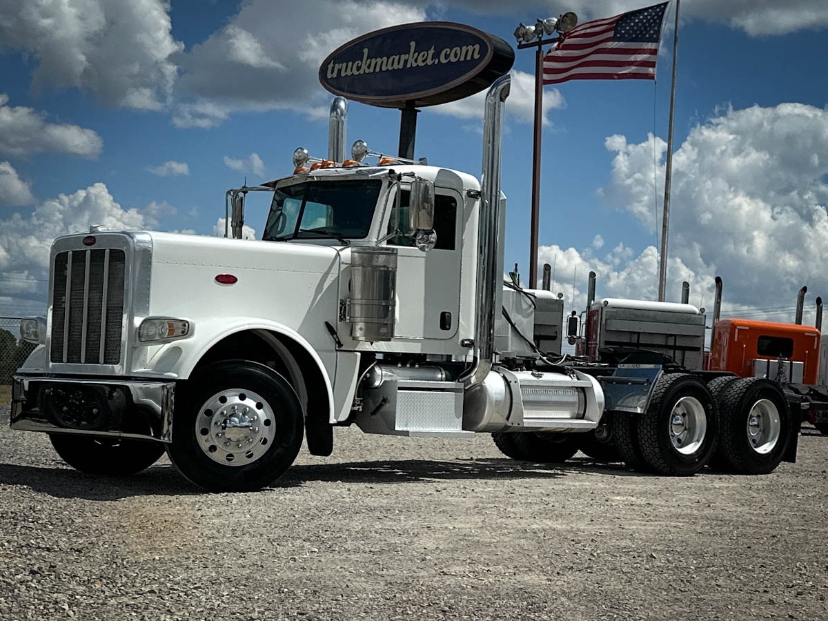 2016 PETERBILT 389 in Olive Branch, MS