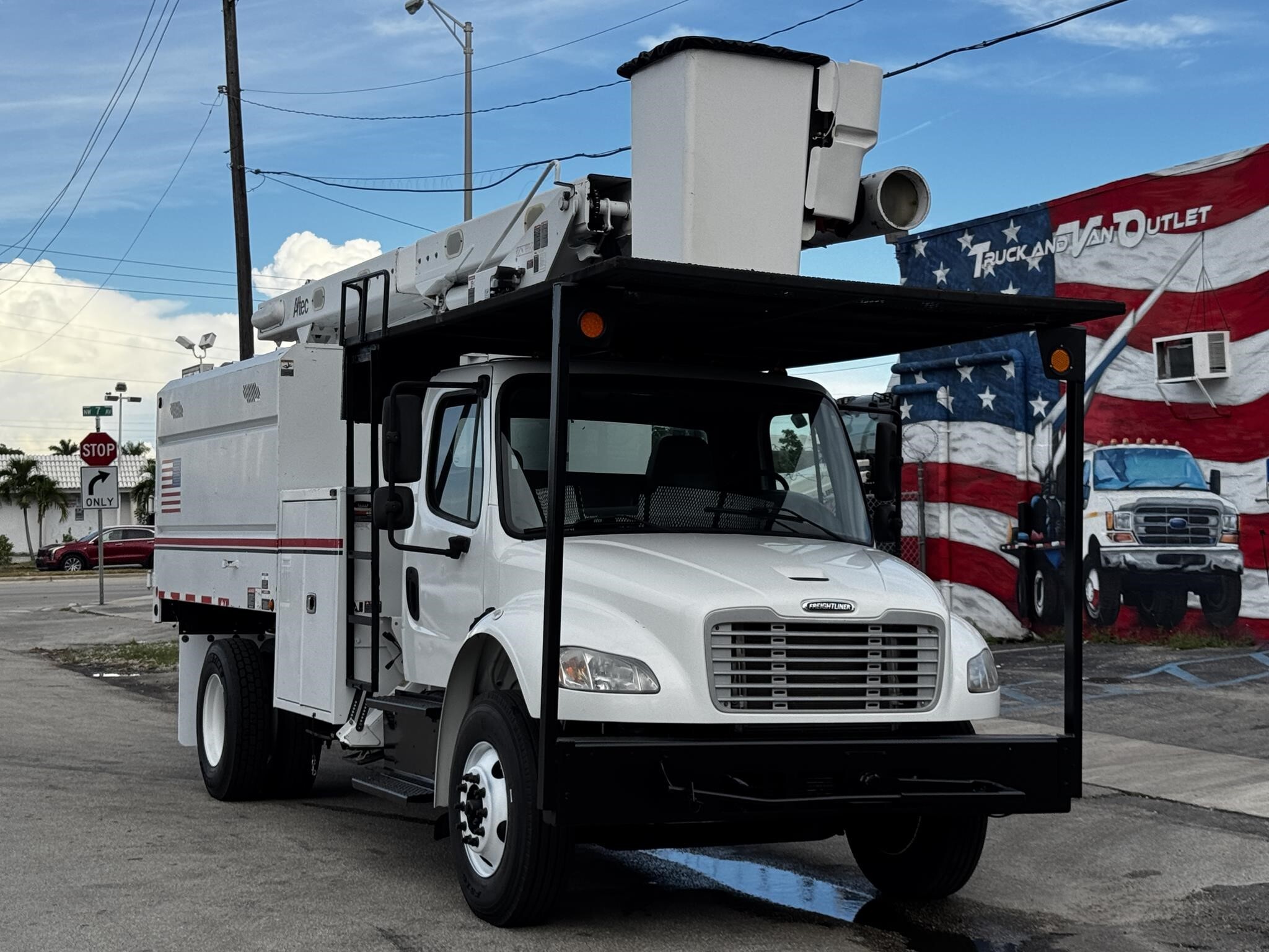 2016 FREIGHTLINER BUSINESS CLASS M2 106 in Miami, FL