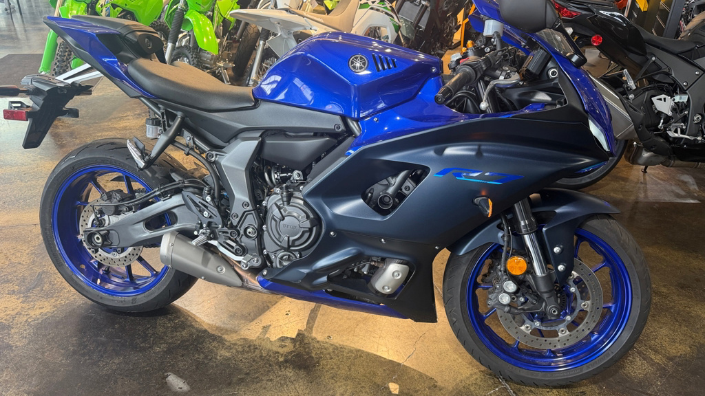 2022 Yamaha YZF R7 R7 in Sublimity, OR