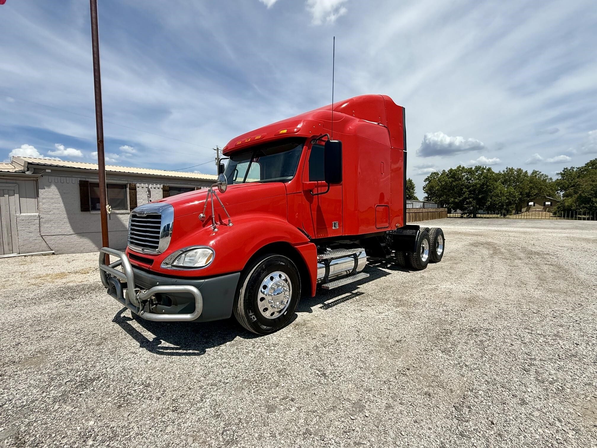 2014 FREIGHTLINER COLUMBIA 120 in Eastland, TX