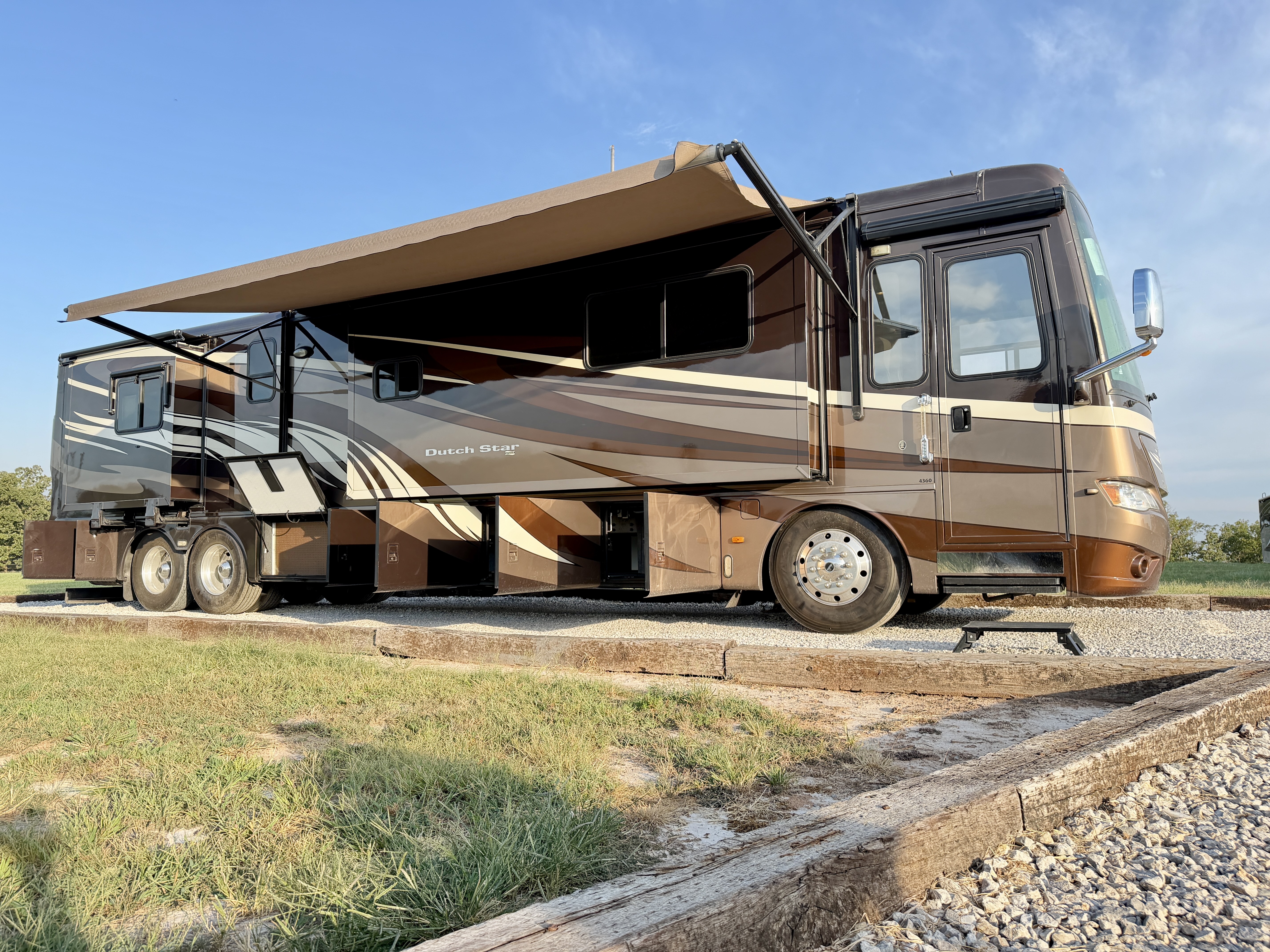 2014 Newmar DUTCH STAR 4360 in mannford OK