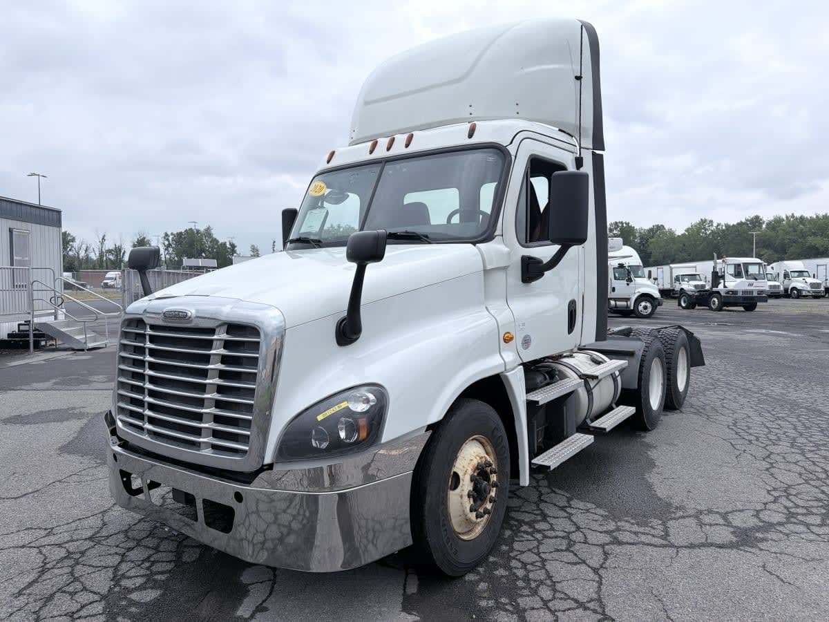 2020 FREIGHTLINER CASCADIA 125 in Hampton, VA