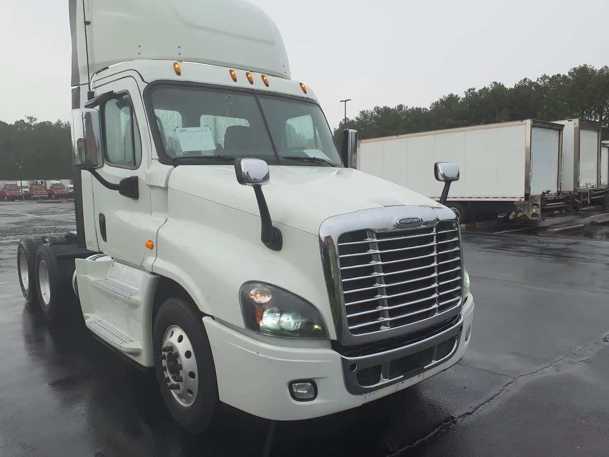 2019 FREIGHTLINER CASCADIA 125 in Atlanta, GA