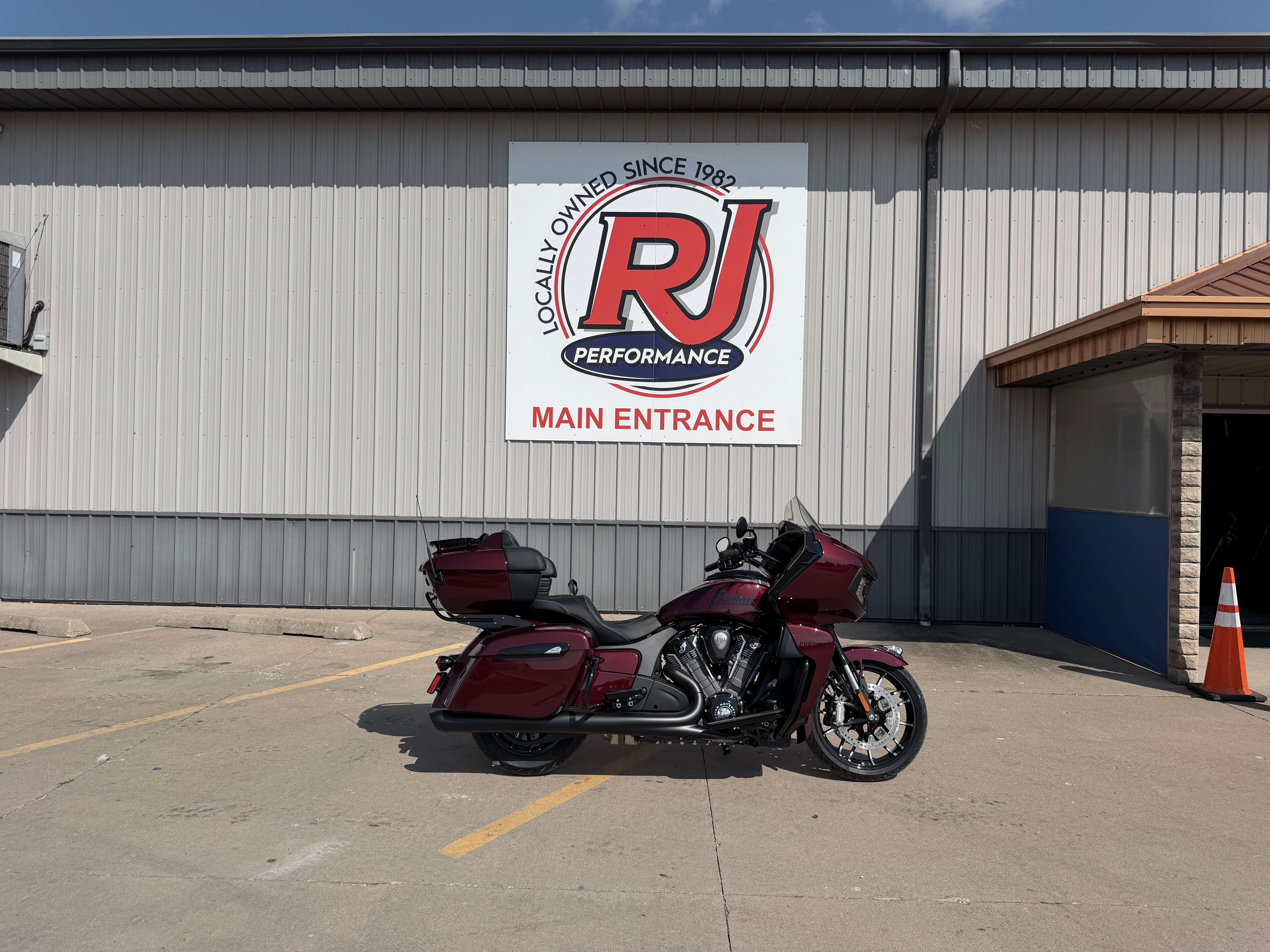 2026 Indian Motorcycle Pursuit® Dark Horse® DARK HORSE in Ottumwa, IA