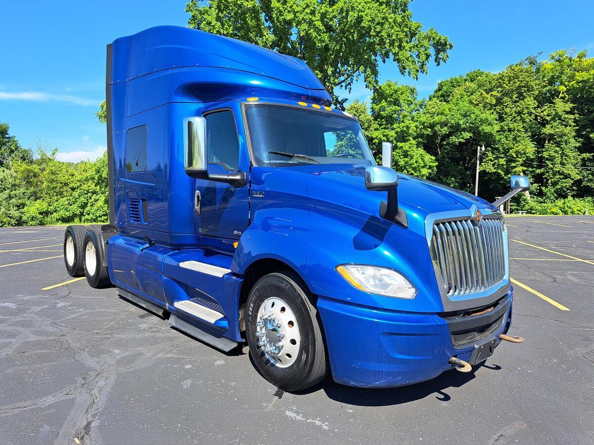 2020 INTERNATIONAL LT625 in Milwaukee, WI