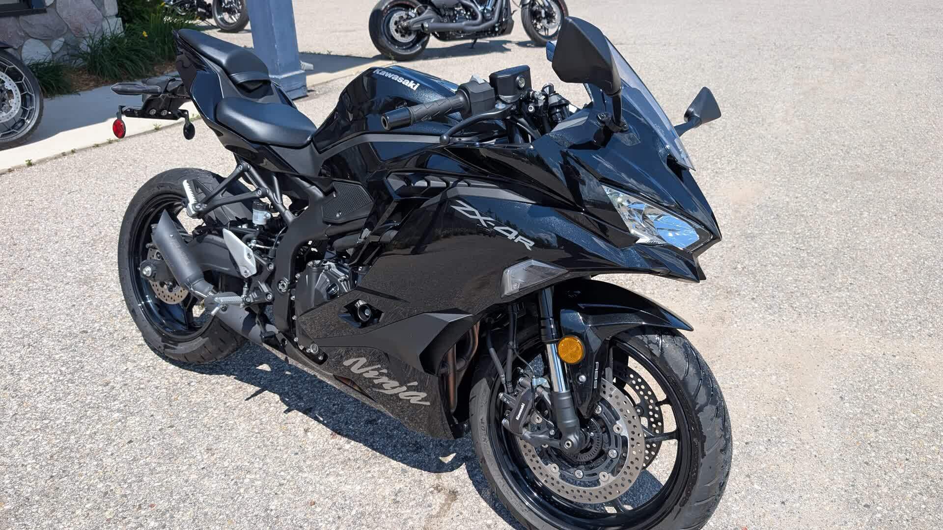 2025 Kawasaki Ninja ZX-4R ABS ABS in Petoskey, MI