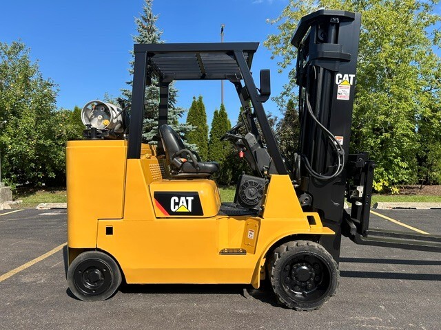 2017 CAT GC55KPRSTR in Mundelein, IL