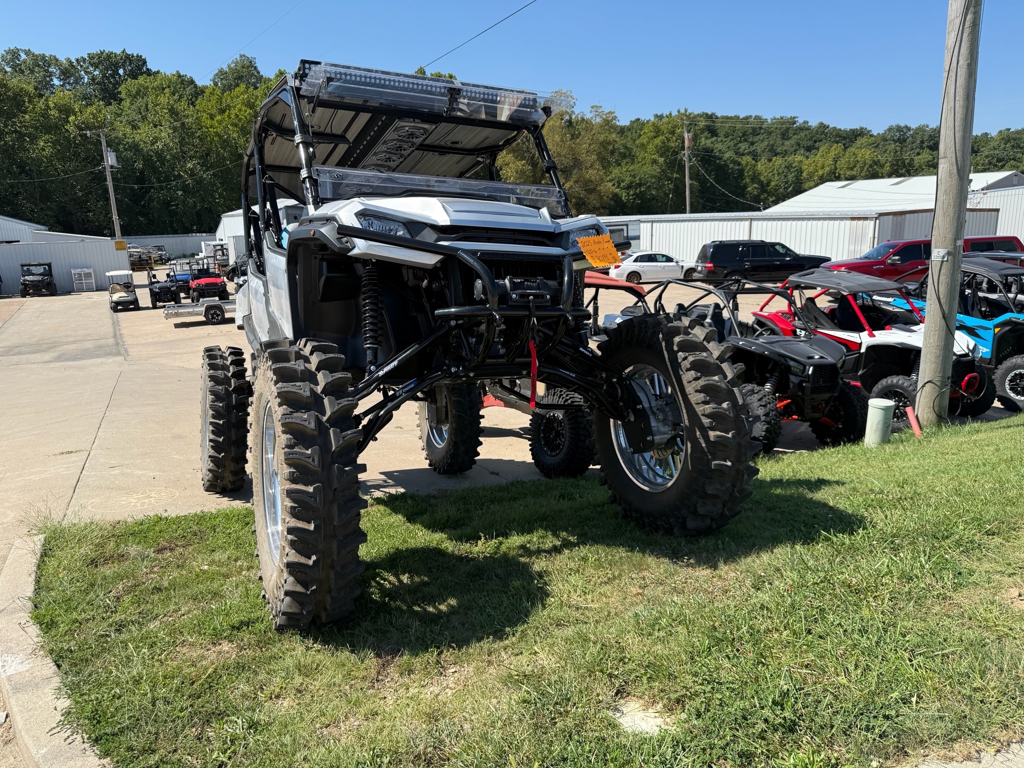 2025 Honda Pioneer 1000-6 Deluxe Crew in jefferson city MO