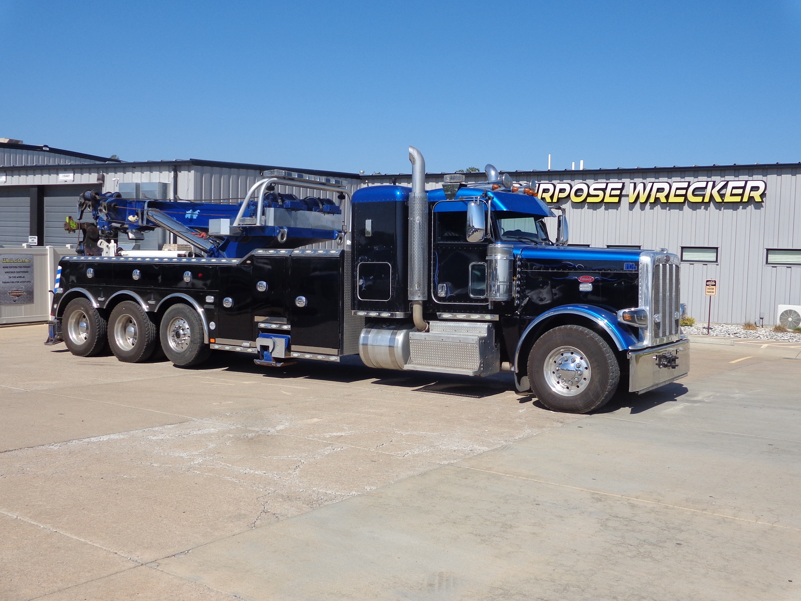 2016 PETERBILT 389 in Wentzville, MO