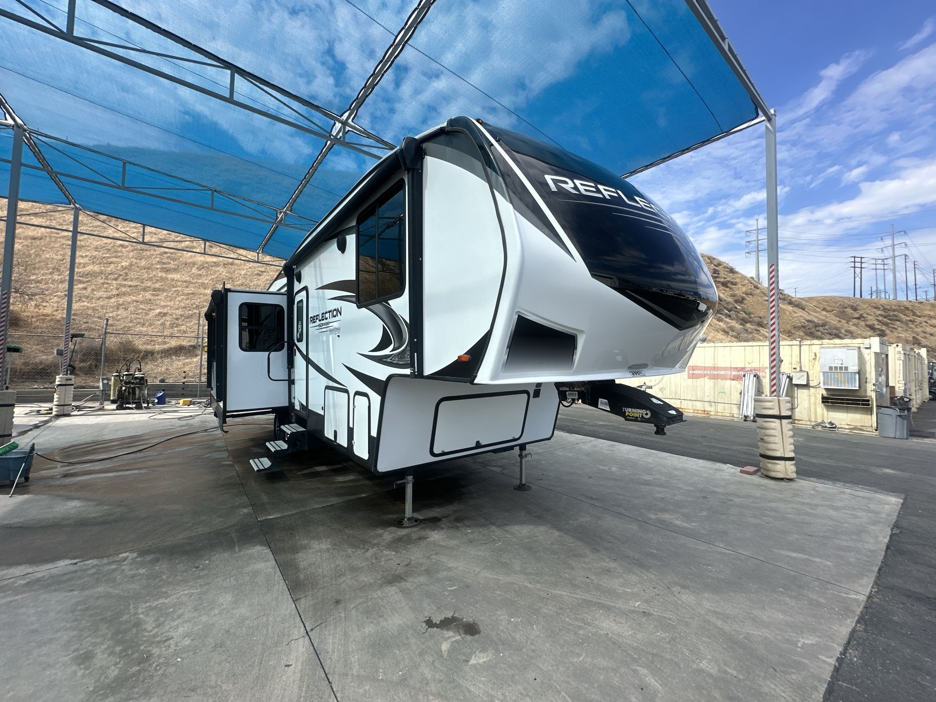 2022 Grand Design REFLECTION 150 SERIES 295RL in colton CA
