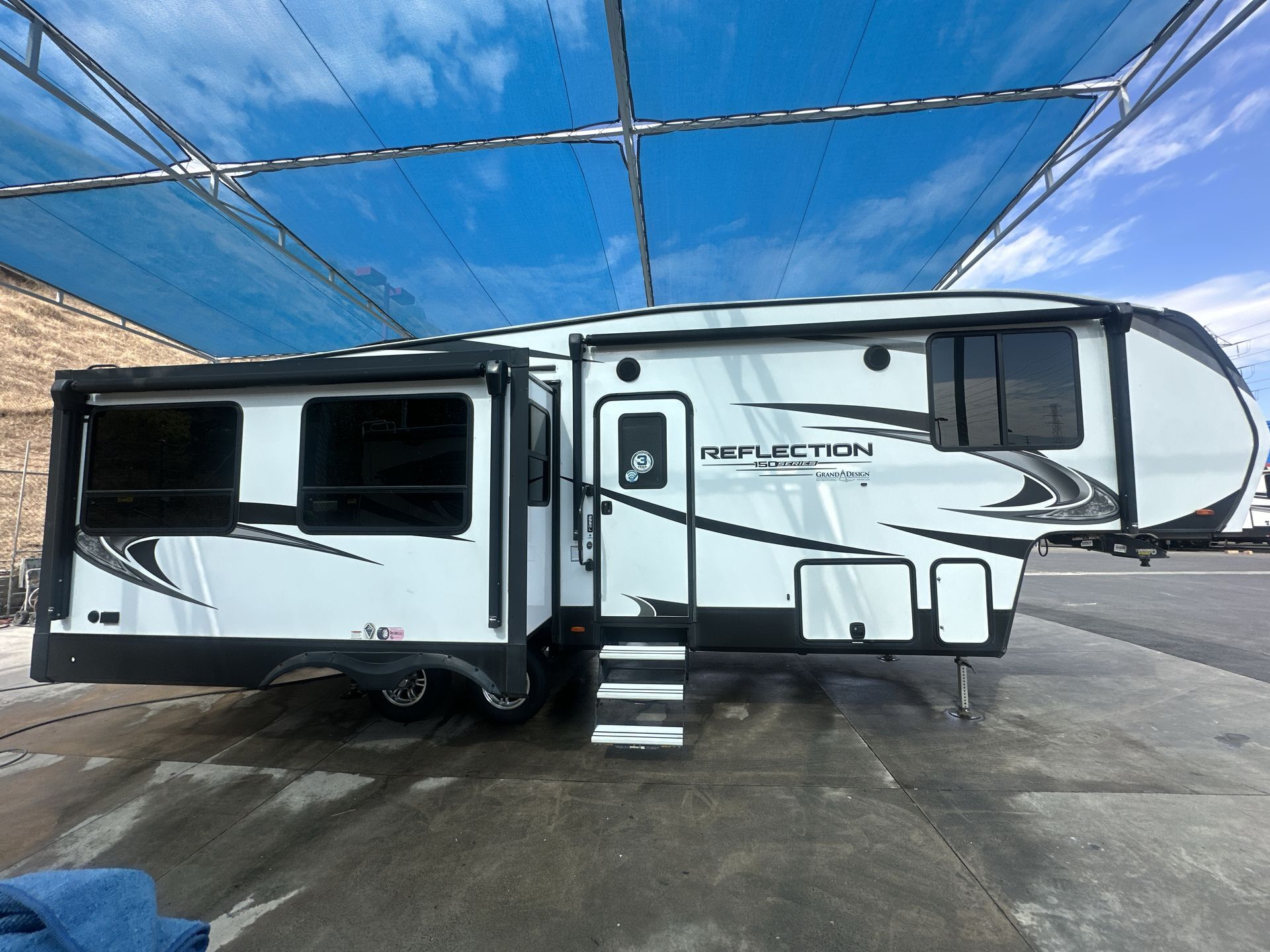 2022 Grand Design REFLECTION 150 SERIES 295RL in colton CA