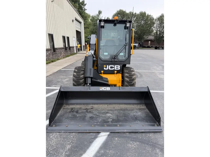 2025 JCB 300
