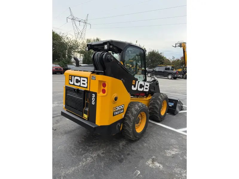 2025 JCB 300